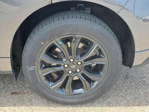 Carbonized Gray Metallic 2024 Ford Edge SE