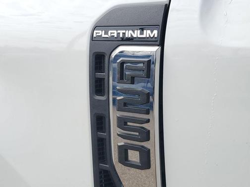 Star White 2024 Ford F-250 Platinum