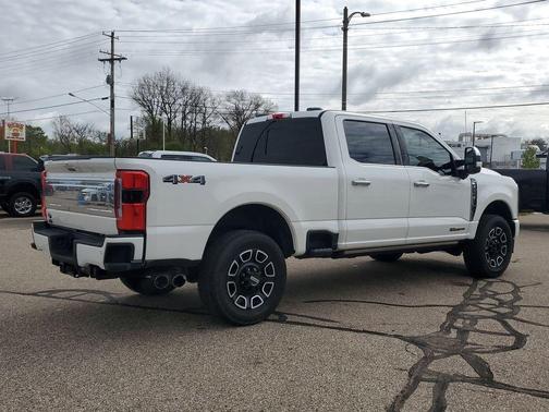 Star White 2024 Ford F-250 Platinum