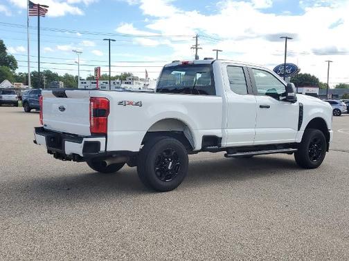 OXFORD WHITE 2023 Ford F-250 XL