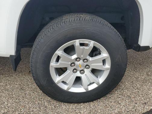 Summit White 2022 Chevrolet Colorado LT