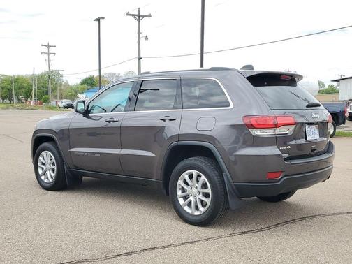 Granite Crystal Clearcoat Metallic 2021 Jeep Grand Cherokee Laredo E