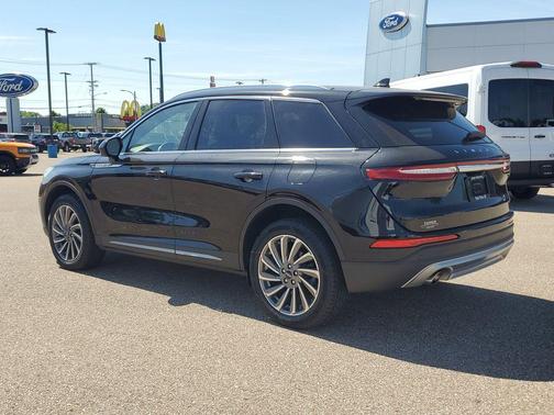 Black Metallic 2023 Lincoln Corsair Reserve