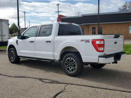 Oxford White 2023 Ford F-150 XL