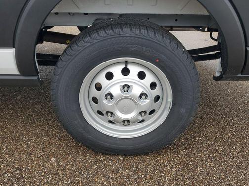 Oxford White 2026 Ford Transit-250 148 WB Medium Roof Cargo