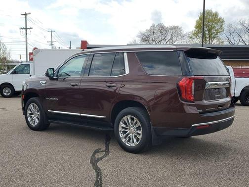 Redwood Metallic 2022 GMC Yukon SLT