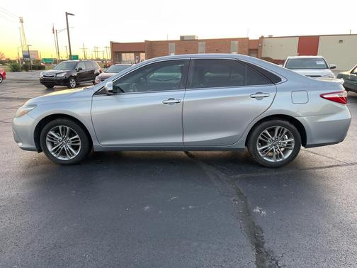 2017 Toyota Camry SE