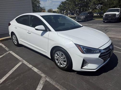 Quartz White Pearl 2020 Hyundai ELANTRA SE