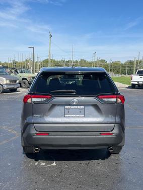 2022 Toyota RAV4 LE