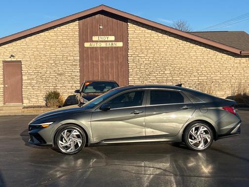 2025 Hyundai ELANTRA SEL