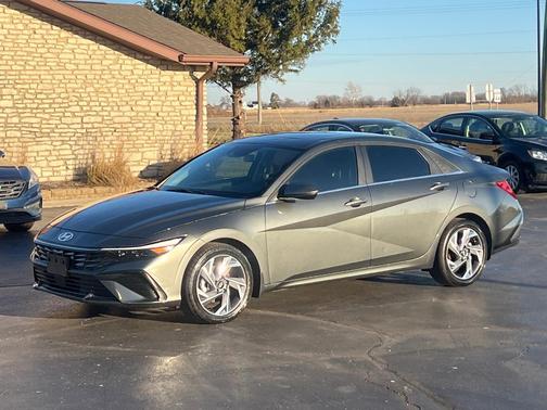 2025 Hyundai ELANTRA SEL