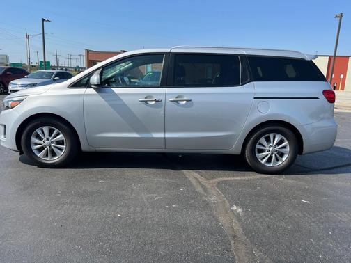 2018 Kia Sedona LX