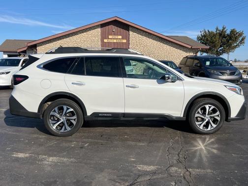 2022 Subaru Outback Touring