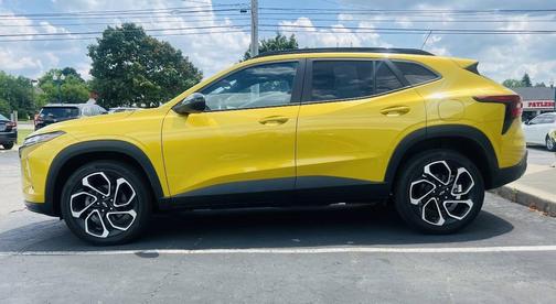 Nitro Yellow Metallic 2024 Chevrolet Trax FWD 2RS
