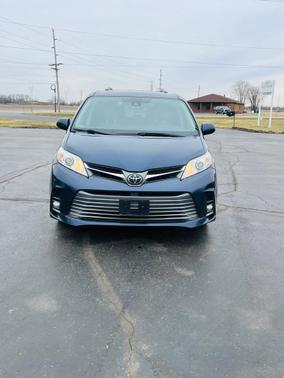 2018 Toyota Sienna XLE Premium