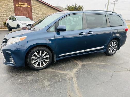 2018 Toyota Sienna XLE Premium
