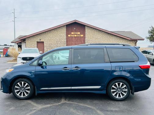 2018 Toyota Sienna XLE Premium