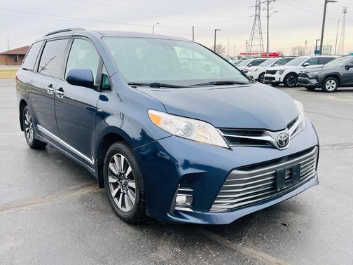 2018 Toyota Sienna XLE Premium