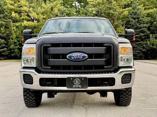 Magnetic 2016 Ford F-350 XL