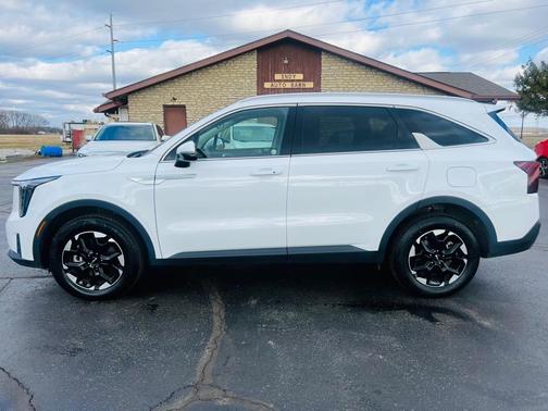 2024 Kia Sorento S