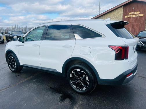 2024 Kia Sorento S