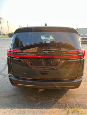 2022 Chrysler Pacifica Hybrid Touring L