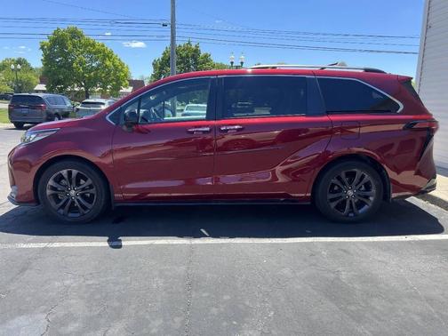Ruby Flare Pearl 2022 Toyota Sienna XSE 7 Passenger
