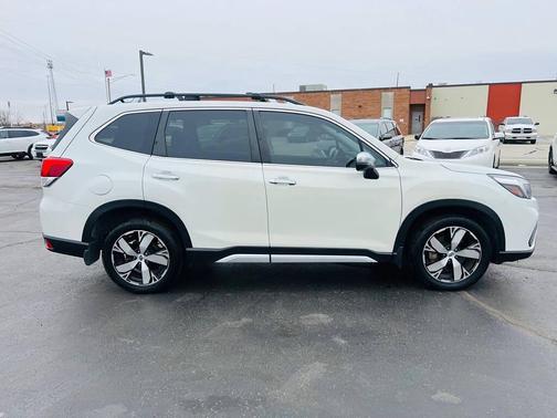 Crystal White Pearl 2019 Subaru Forester Touring