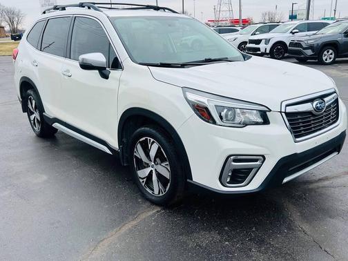 Crystal White Pearl 2019 Subaru Forester Touring