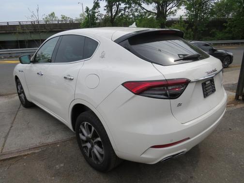 WHITE 2021 Maserati Levante Base
