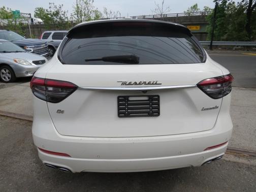 WHITE 2021 Maserati Levante Base