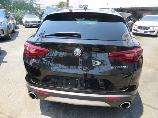 2018 Alfa Romeo Stelvio Ti Sport