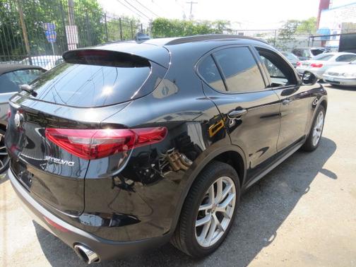 2018 Alfa Romeo Stelvio Ti Sport