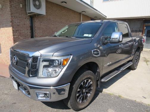 2017 Nissan Titan SL