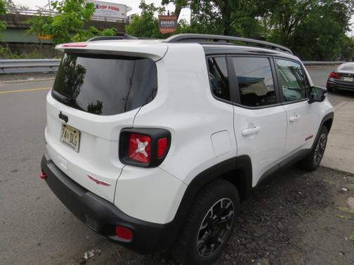 2023 Jeep Renegade Trailhawk