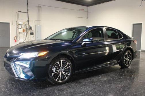 Blue 2019 Toyota Camry SE