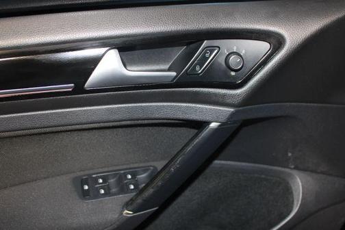 2017 Volkswagen Golf GTI S 4-Door