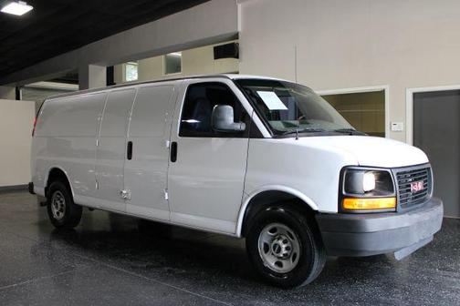 White 2008 GMC Savana 2500 Work Van