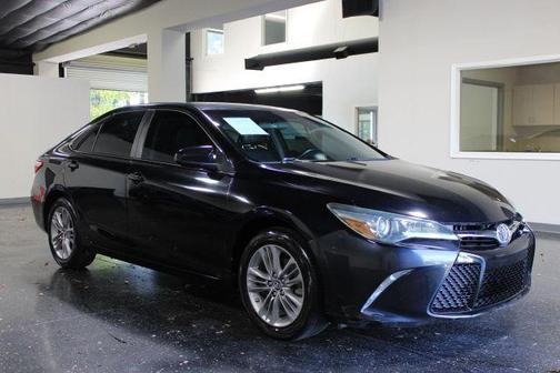 Black 2015 Toyota Camry SE