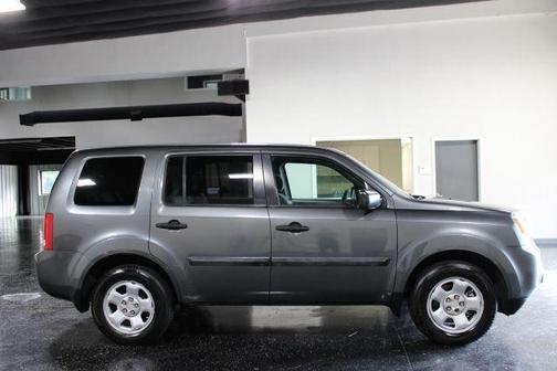 Gray 2012 Honda Pilot LX