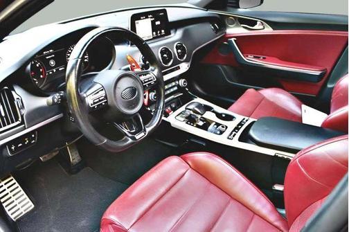 Black 2018 Kia Stinger GT2