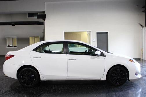 White 2018 Toyota Corolla LE