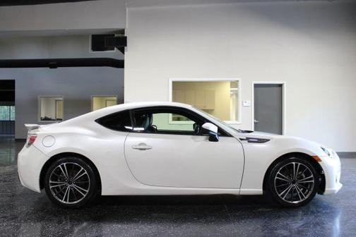 Crystal White Pearl 2015 Subaru BRZ Limited
