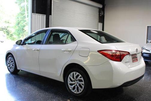 White 2018 Toyota Corolla LE