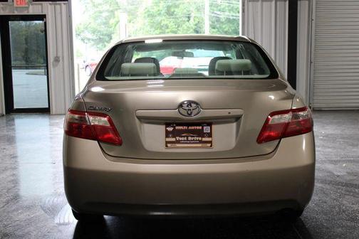Tan 2009 Toyota Camry LE