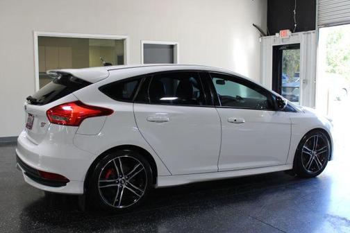 White 2015 Ford Focus ST Base