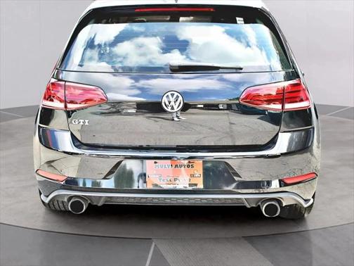 2018 Volkswagen Golf GTI 2.0T S 4-Door