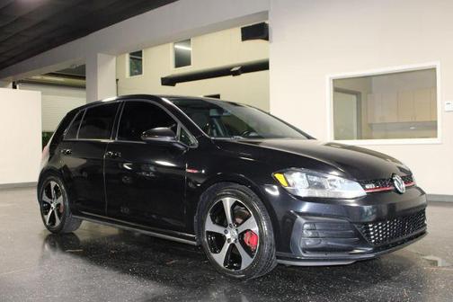 Deep Black Pearl Effect 2018 Volkswagen Golf GTI 2.0T S 4-Door