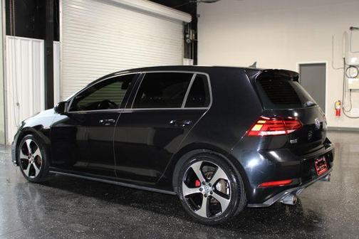 Deep Black Pearl Effect 2018 Volkswagen Golf GTI 2.0T S 4-Door