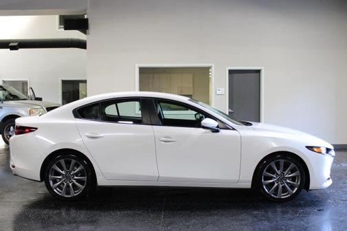 Snowflake White Pearl Mica 2019 Mazda Mazda3 FWD w/Select Package